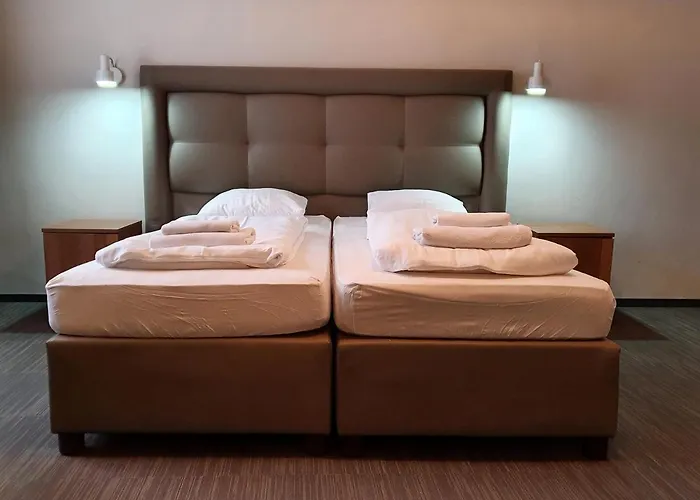 连排砖石公寓班科瓦酒店 住宿加早餐酒店 3*