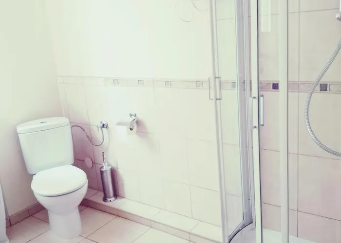 连排砖石公寓班科瓦酒店 3*