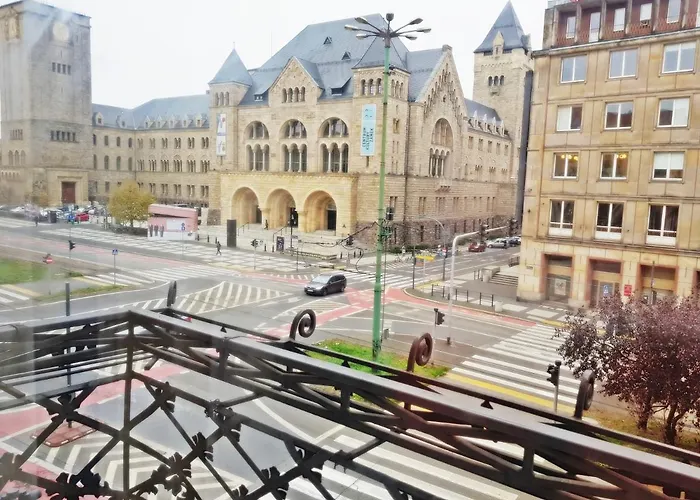 连排砖石公寓班科瓦酒店 3*